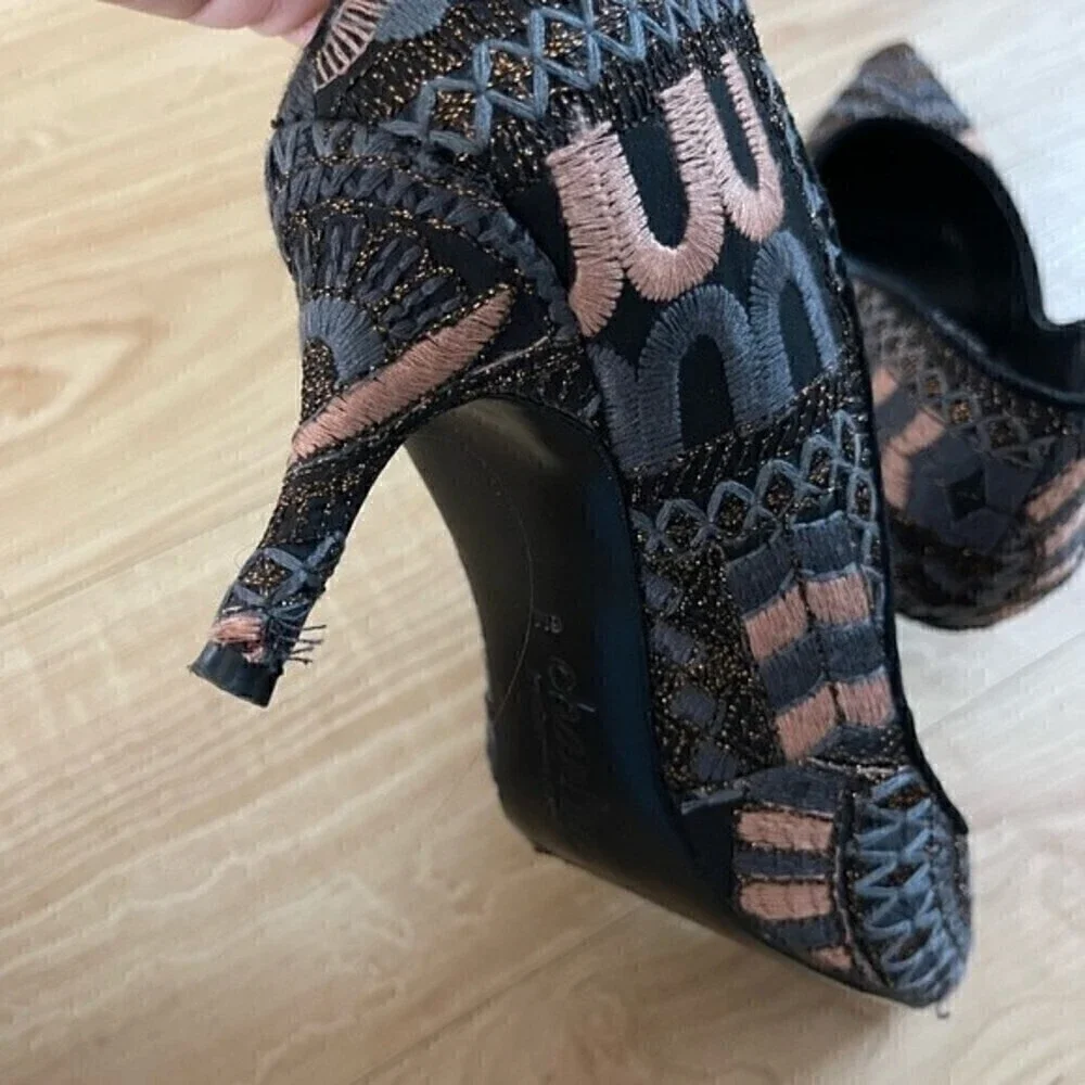 Charles David Addie Maxx Aztec Pumps Stiletto Heels Size 6